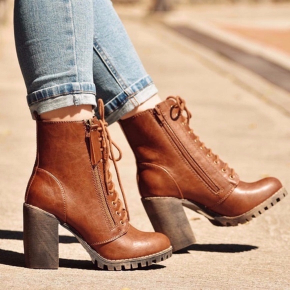 Shoes - LAST - SONYA Lace-Up Bootie - TAN